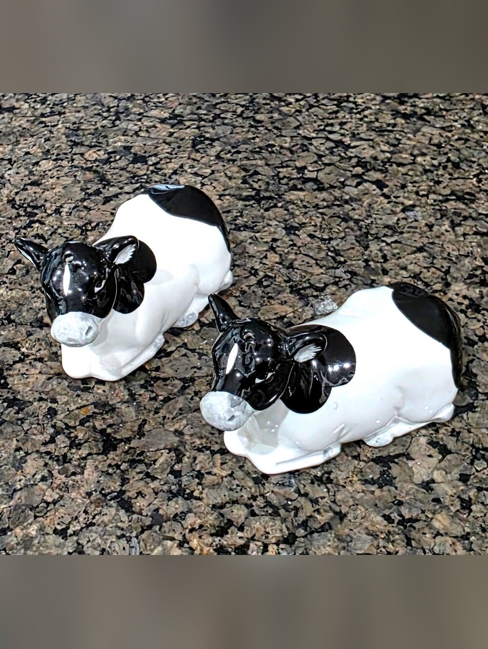 Otagiri Japan Cow Ceramic hand painted Salt Pepper Shakers Vintage set of 2 rare